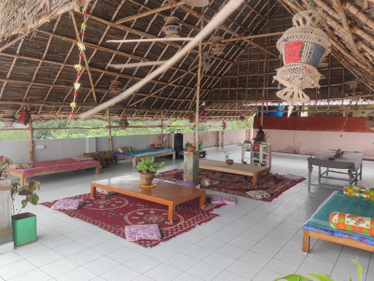 Woodpacker Hostel Auroville Pondicherry Exterior foto