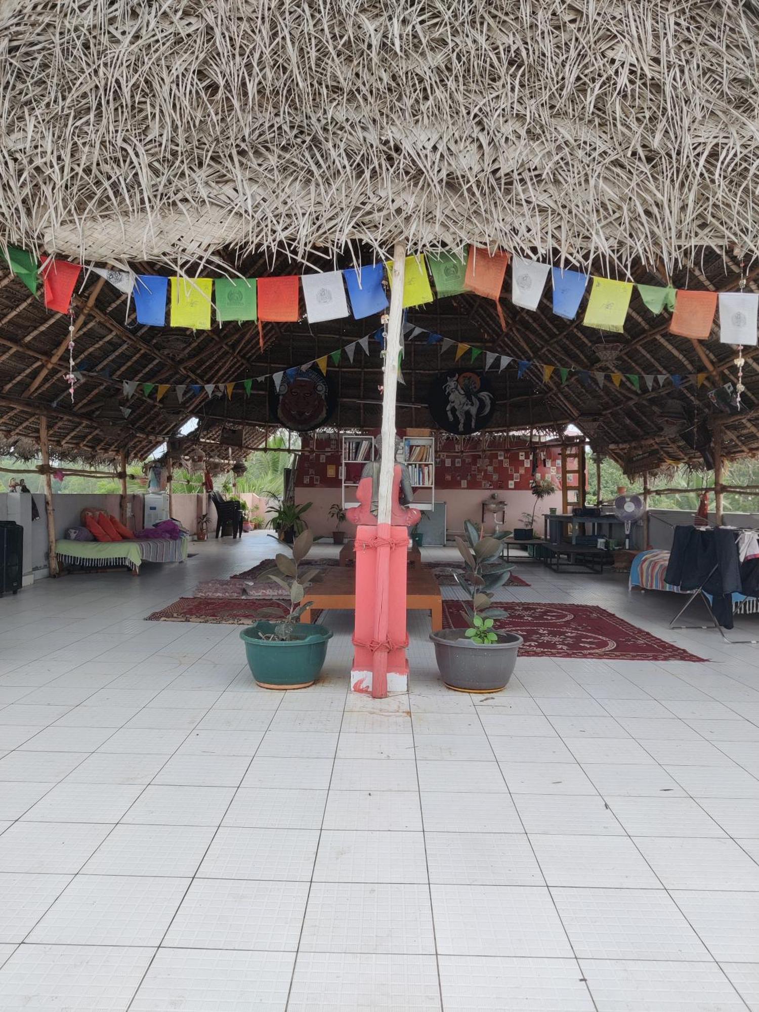 Woodpacker Hostel Auroville Pondicherry Exterior foto